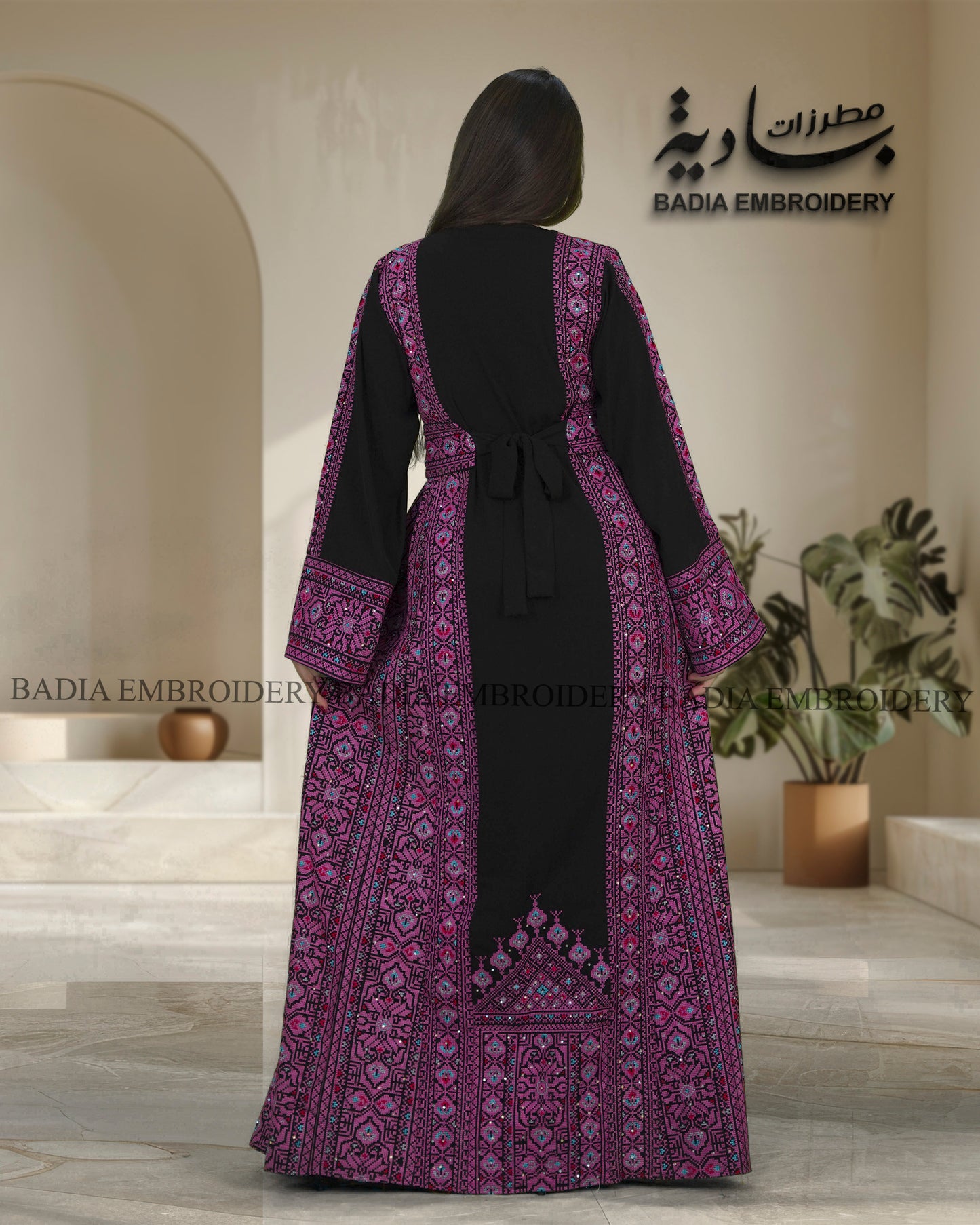 Elegant Black & Pink Thobe