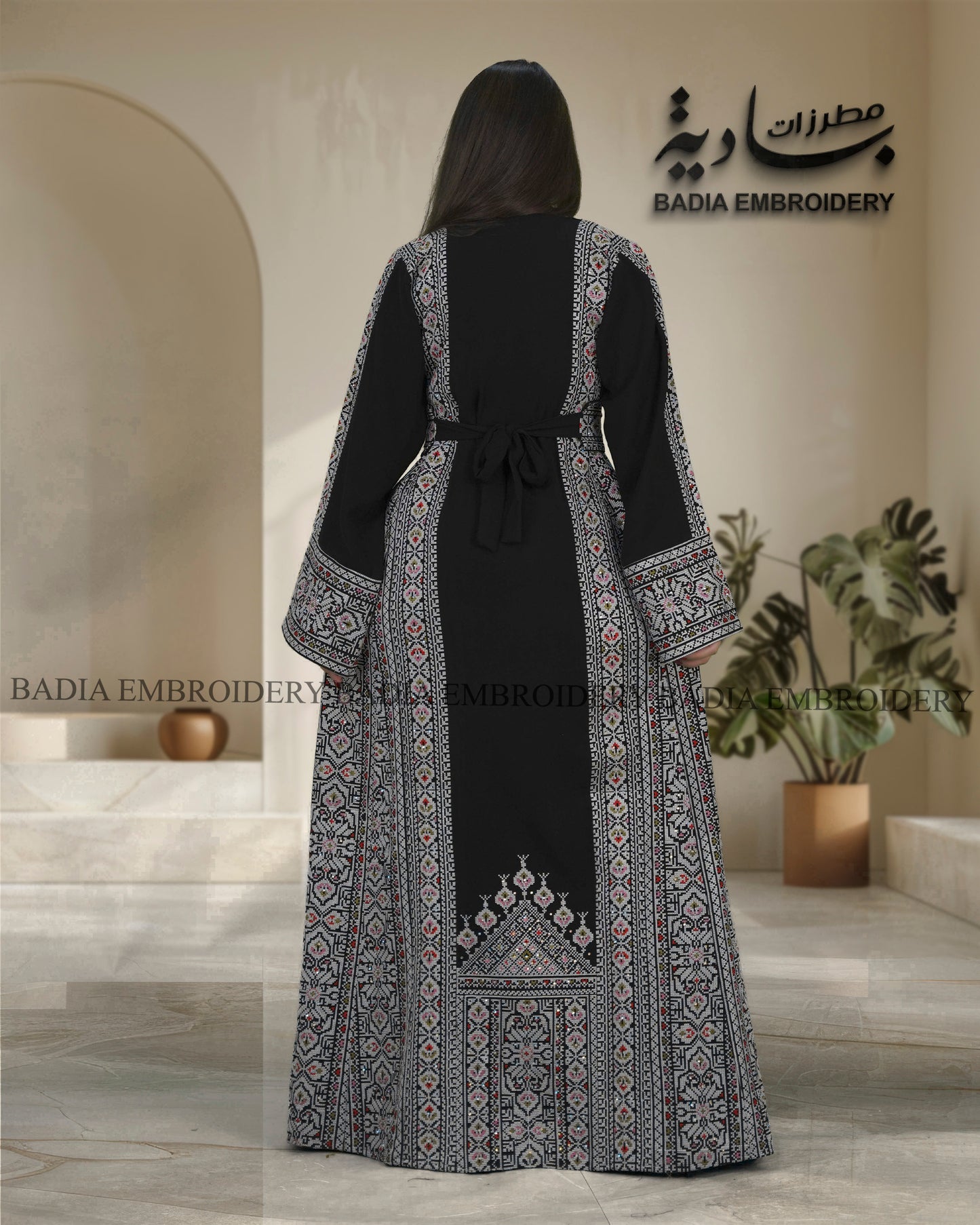 Elegant Black & White Thobe