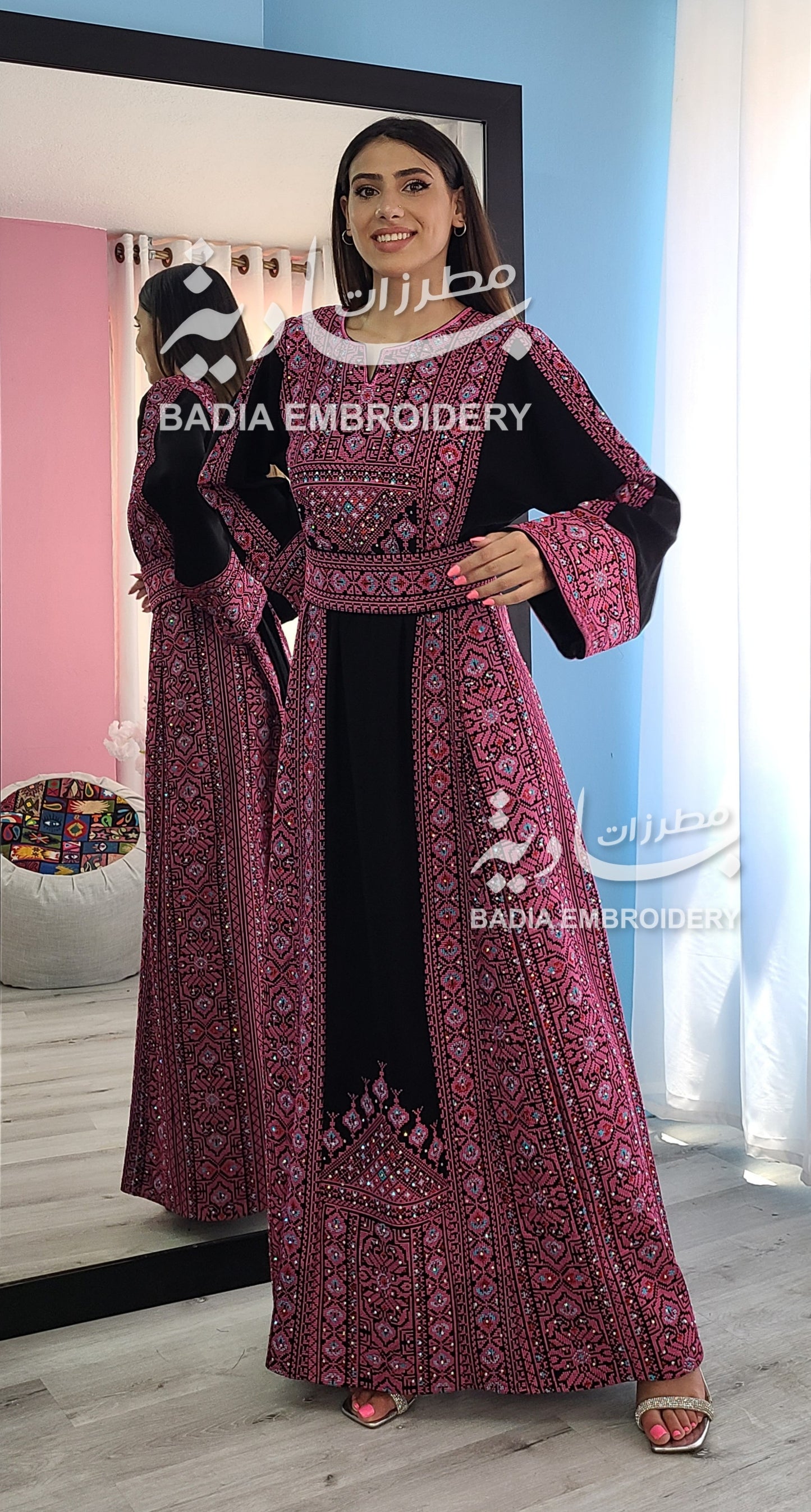 Elegant Black & Pink Thobe