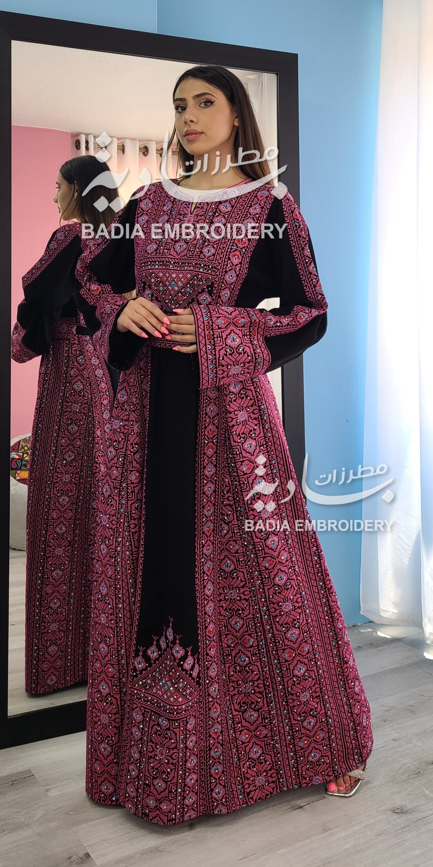 Elegant Black & Pink Thobe