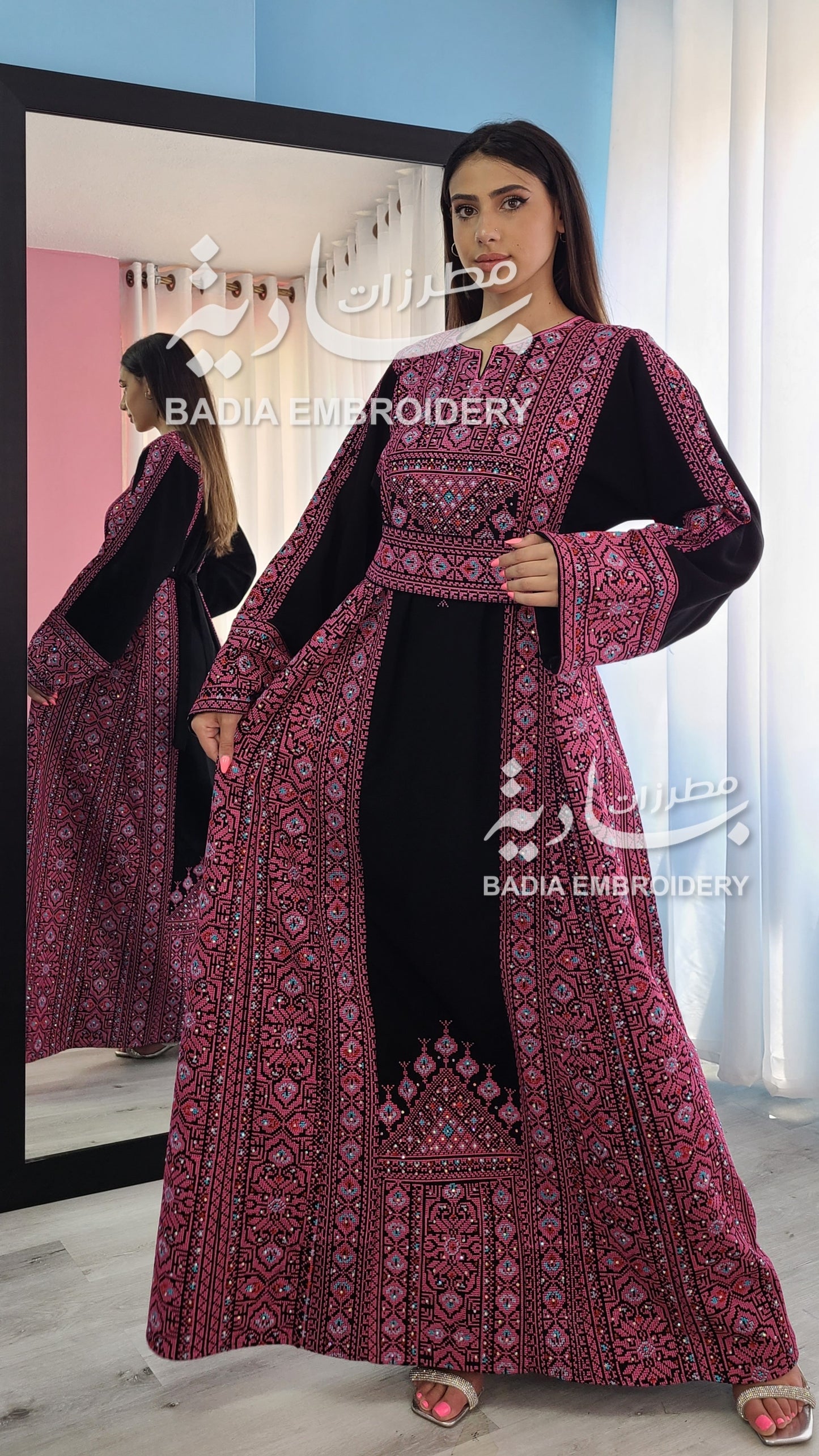 Elegant Black & Pink Thobe