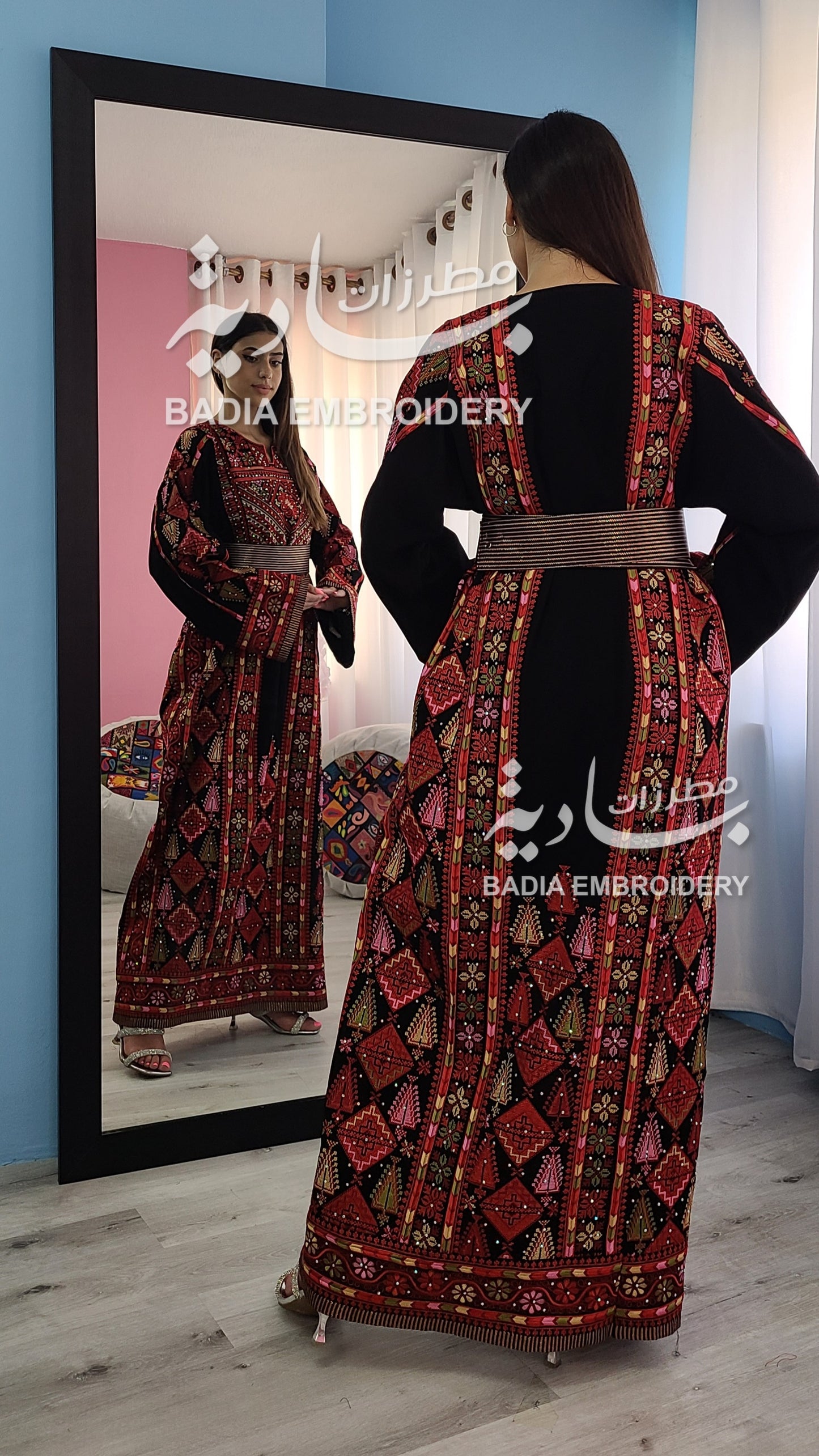 Elegant Black & Red Thobe