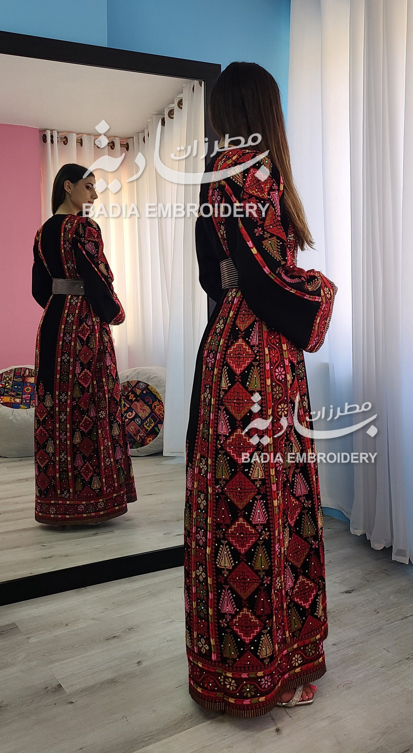 Elegant Black & Red Thobe