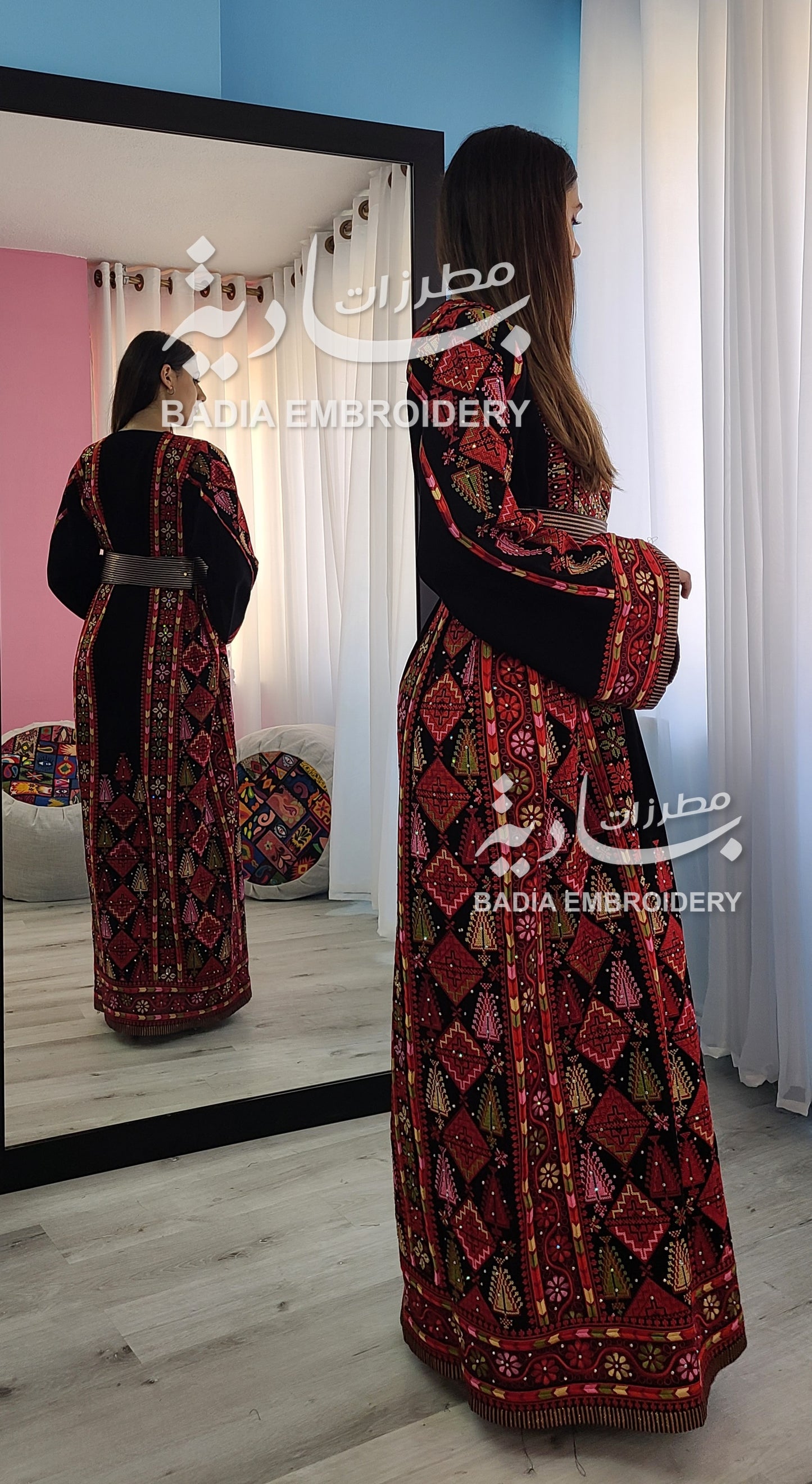 Elegant Black & Red Thobe