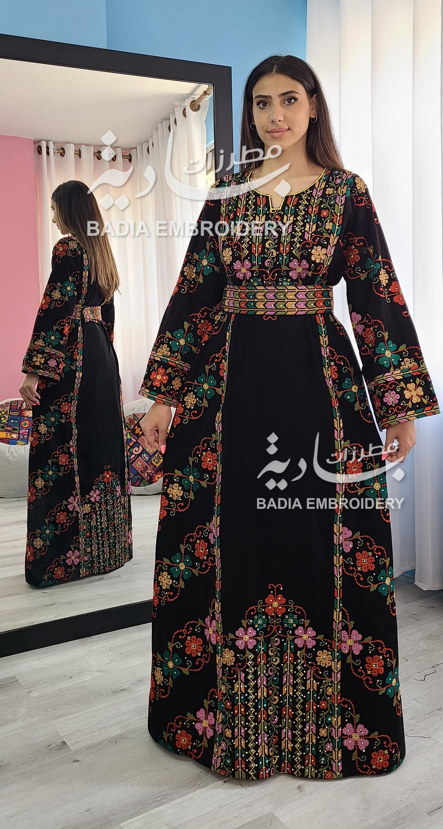 Elegant Black Roses Thobe