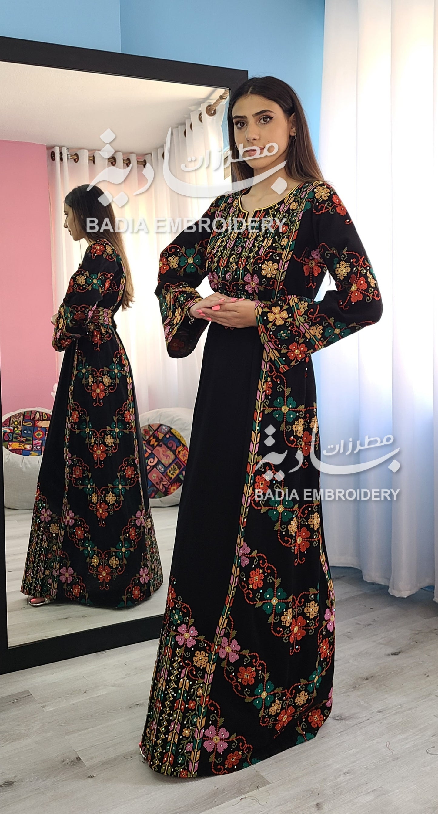 Elegant Black Roses Thobe