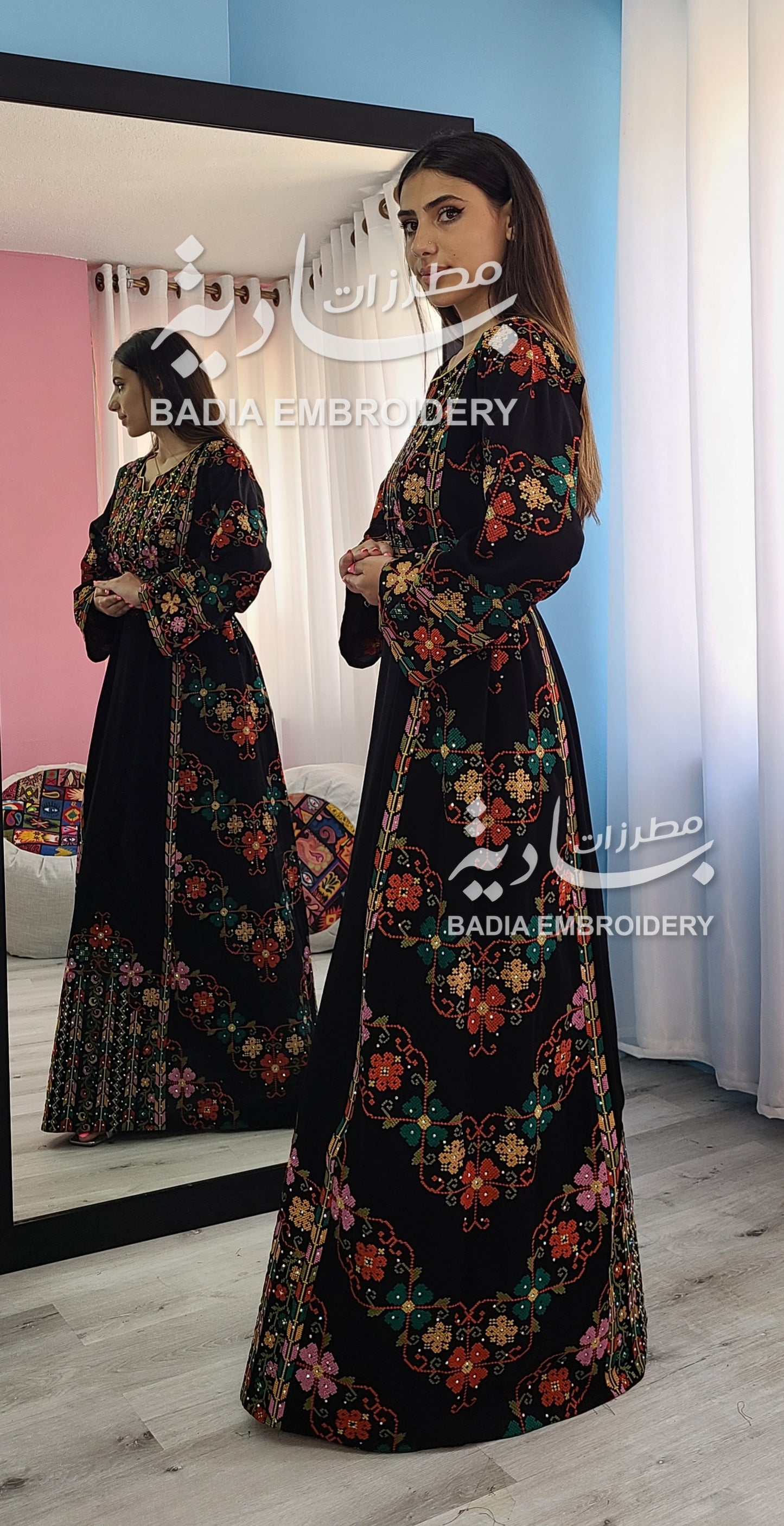Elegant Black Roses Thobe