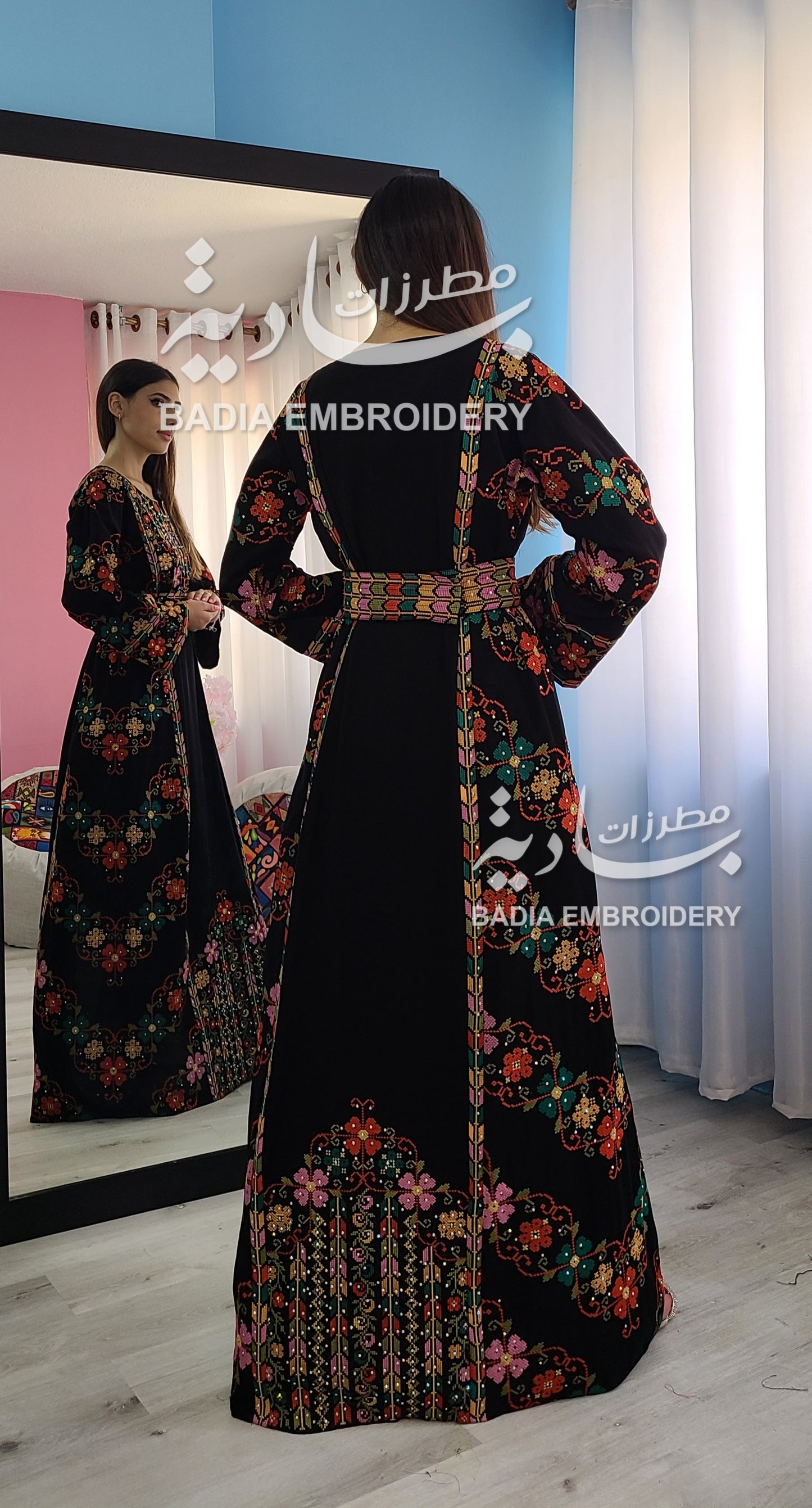 Elegant Black Roses Thobe
