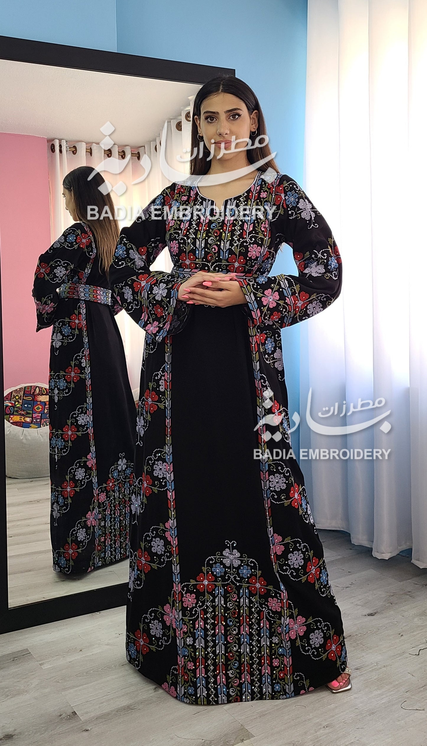 Elegant Black Roses Thobe