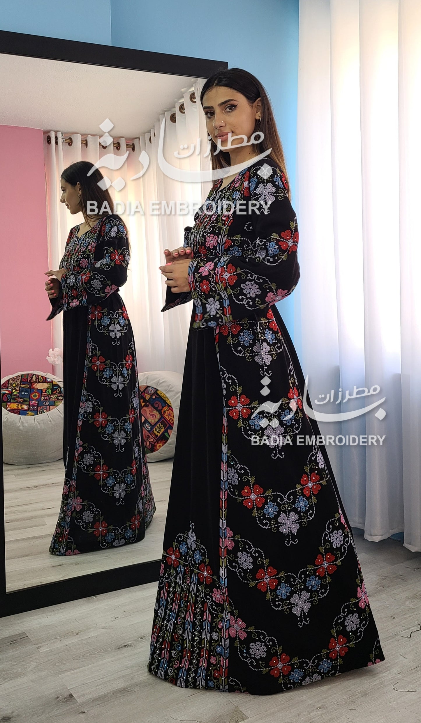 Elegant Black Roses Thobe