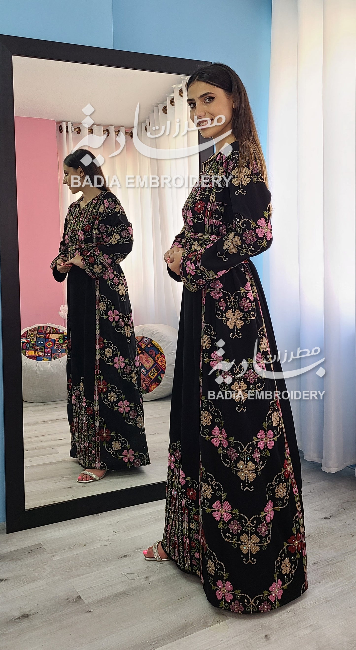 Elegant Black Roses Thobe
