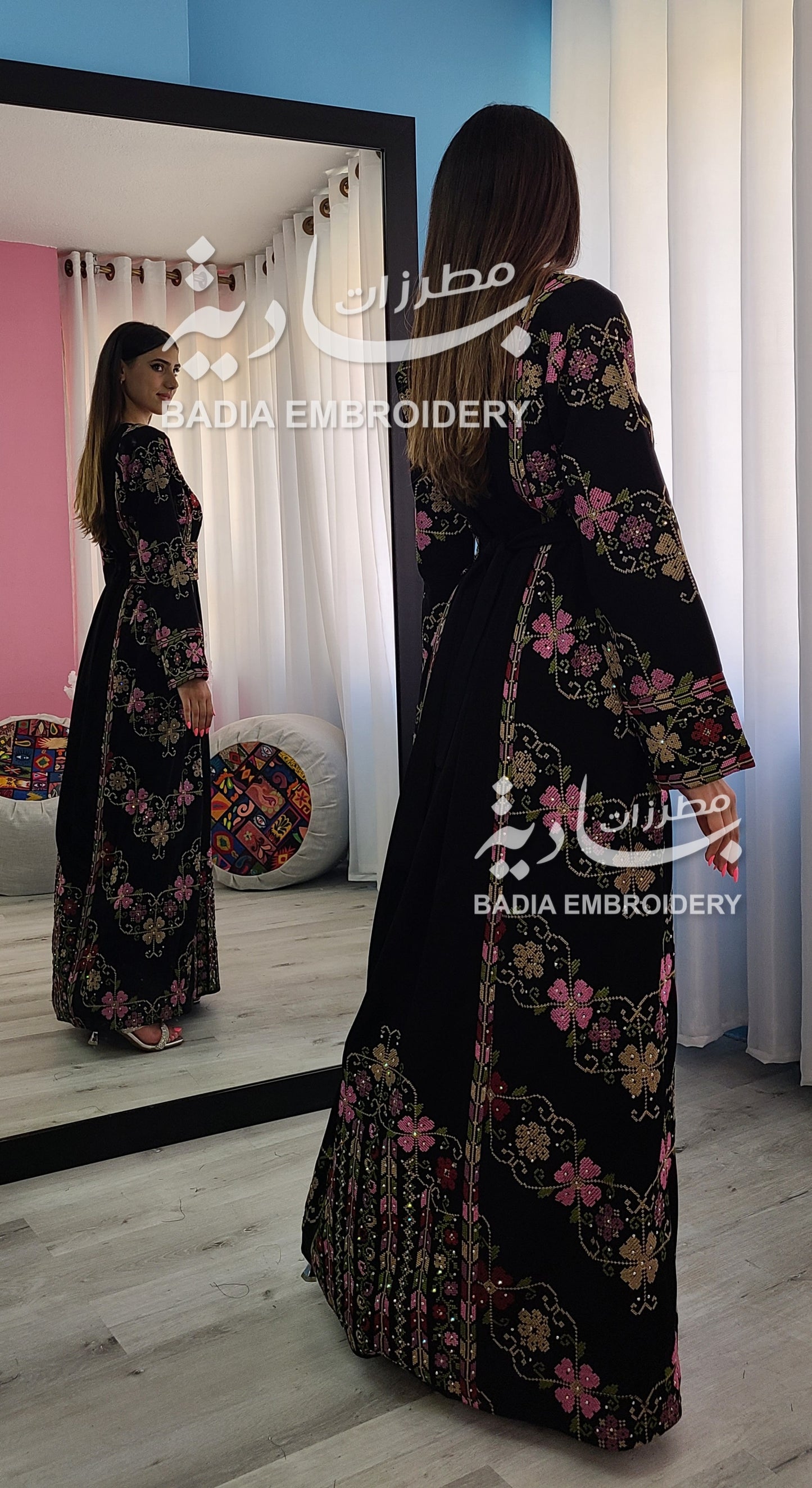 Elegant Black Roses Thobe