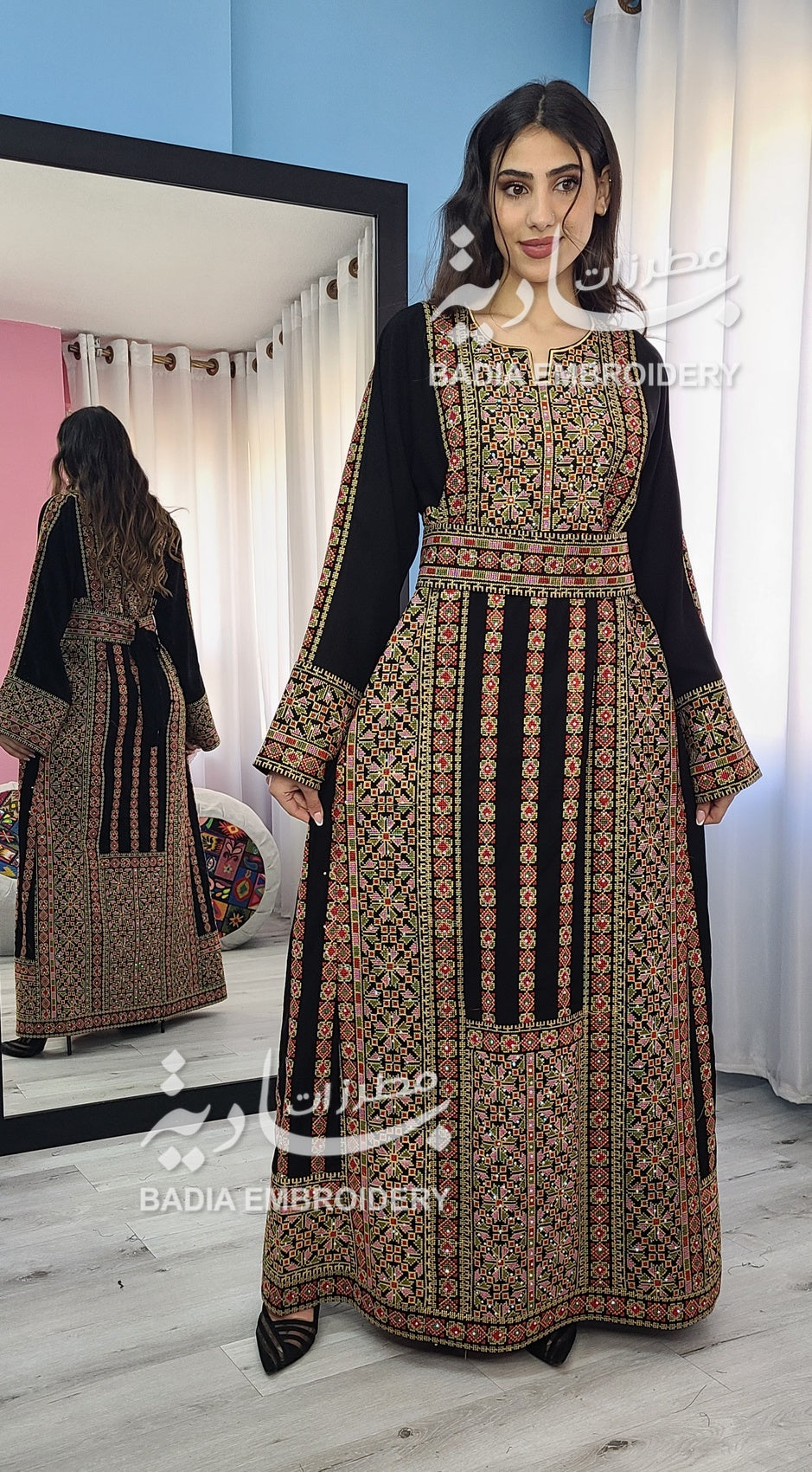 Elegant Black & Gold Thobe