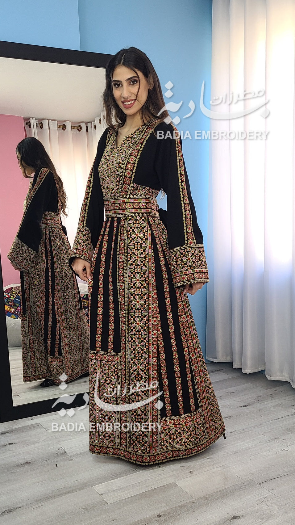 Elegant Black & Gold Thobe