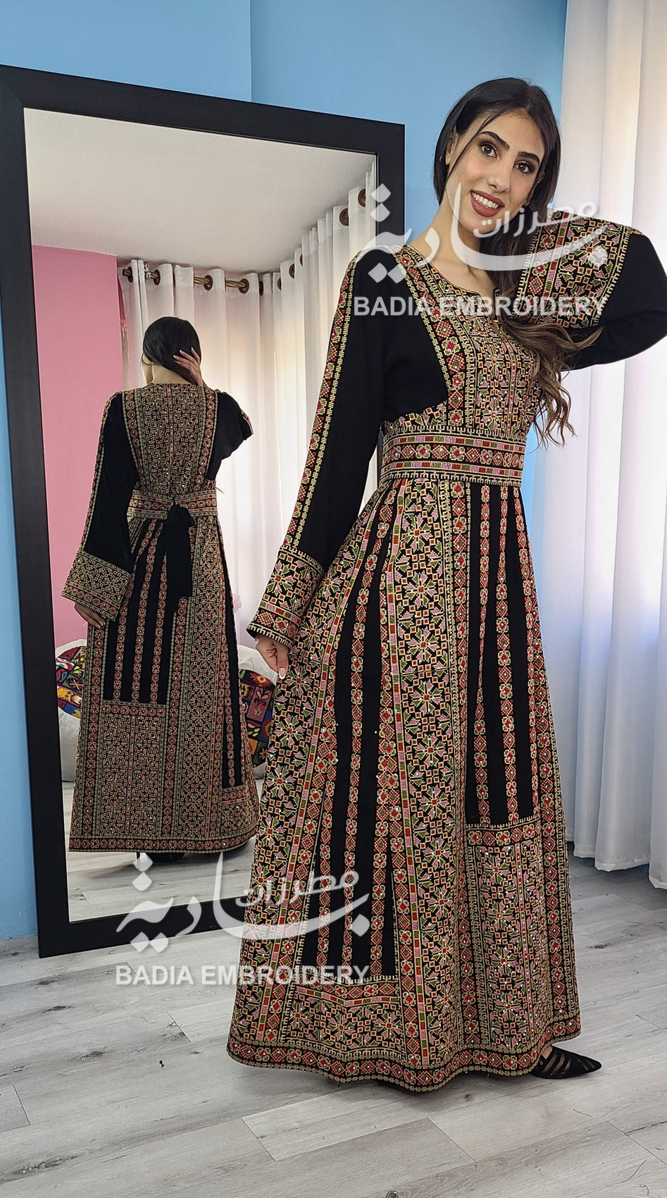 Elegant Black & Gold Thobe