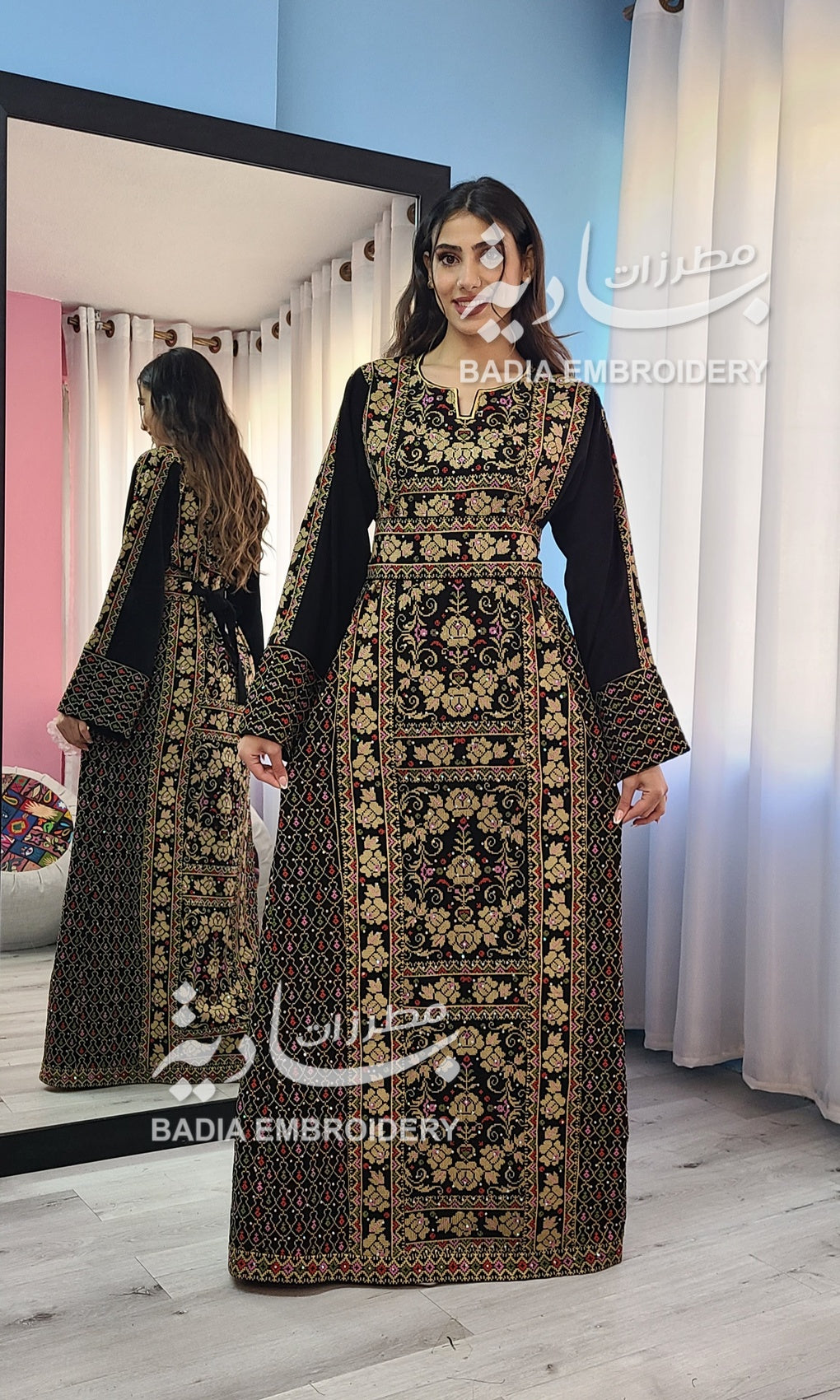 Elegant Black & Gold Thobe