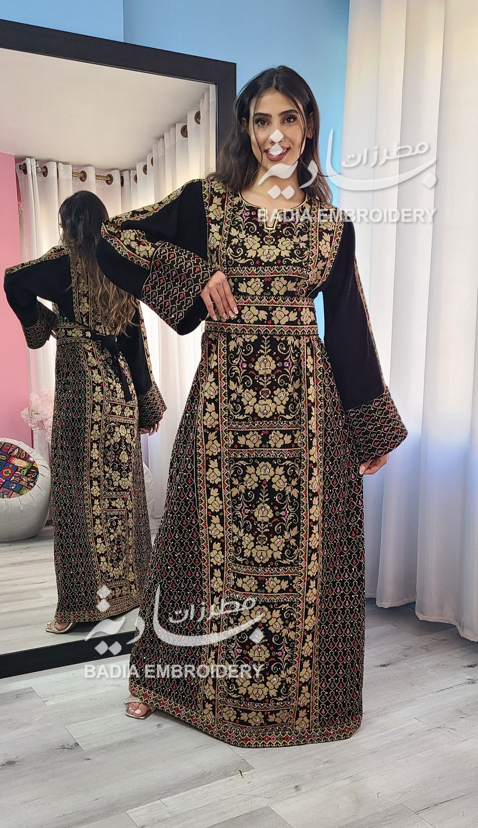 Elegant Black & Gold Thobe