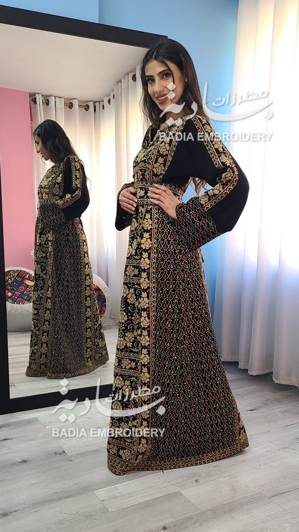 Elegant Black & Gold Thobe