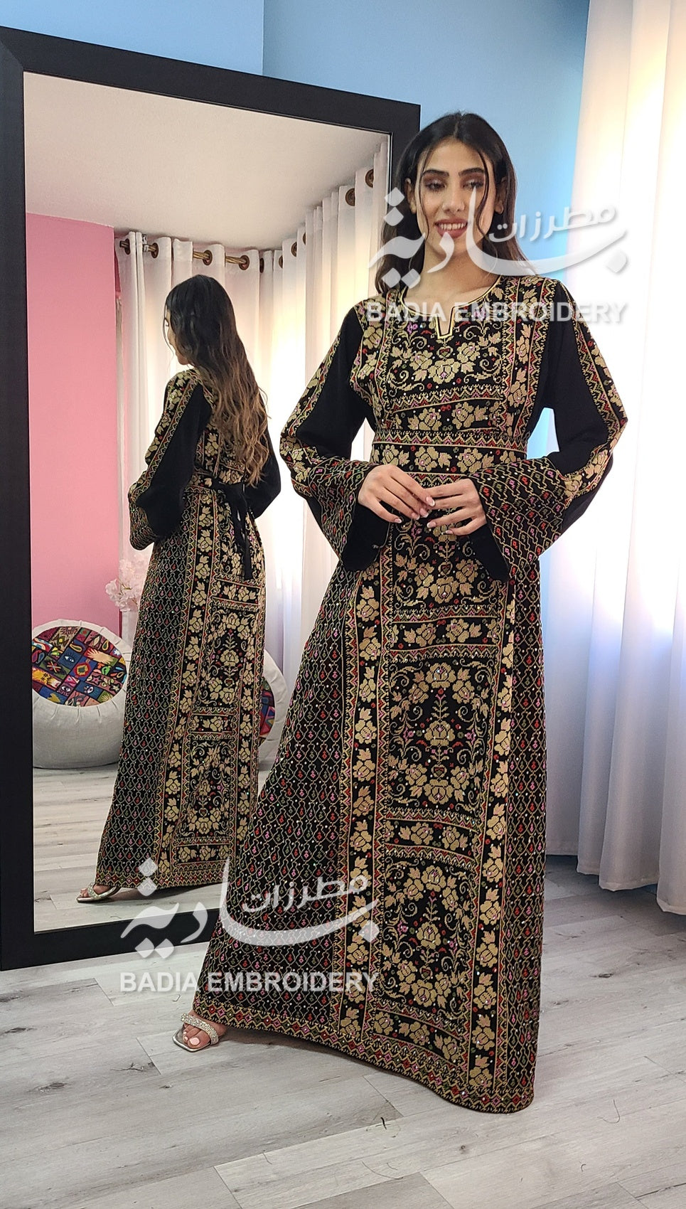 Elegant Black & Gold Thobe