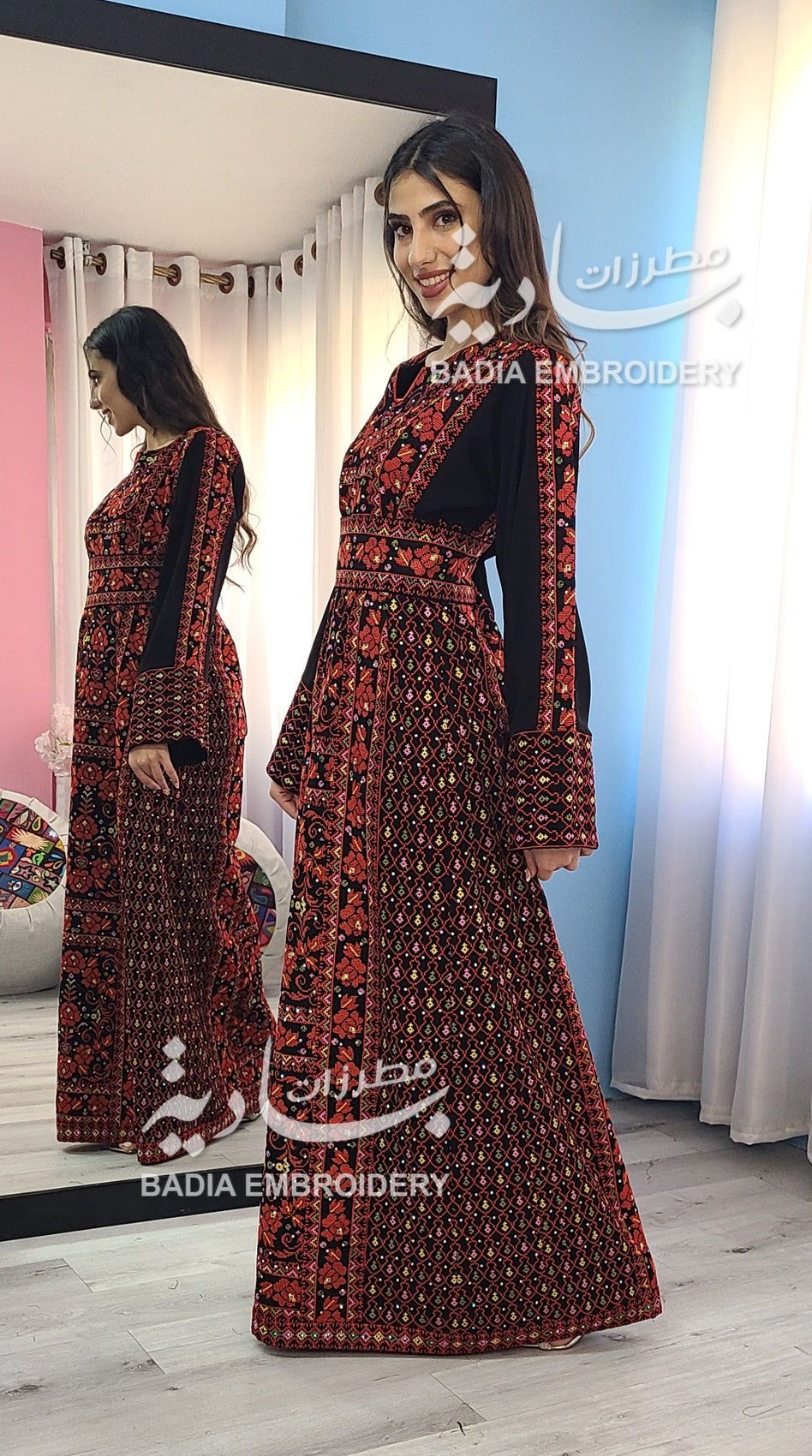 Elegant Black & Red Thobe
