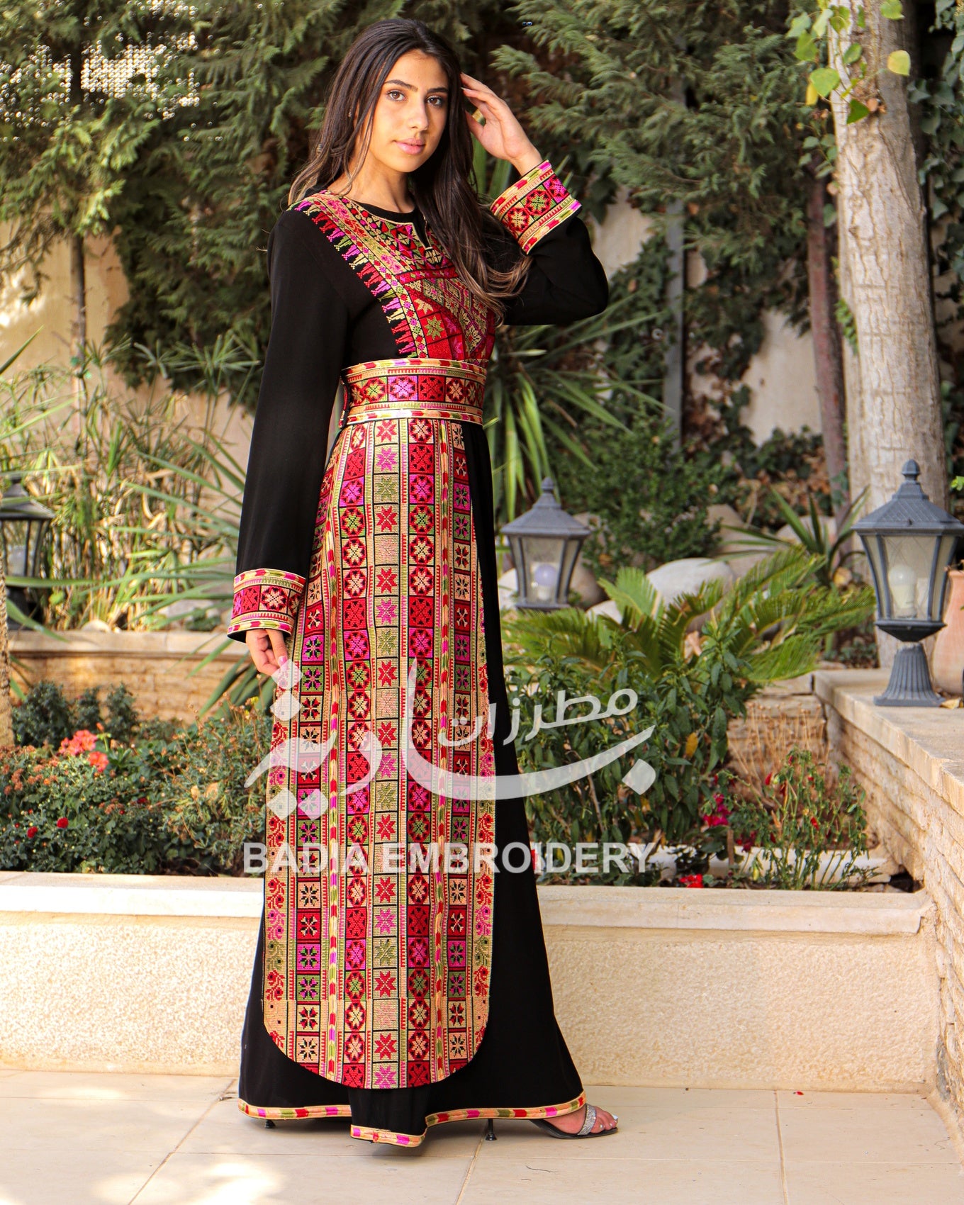 Elegant Colored Black Thobe