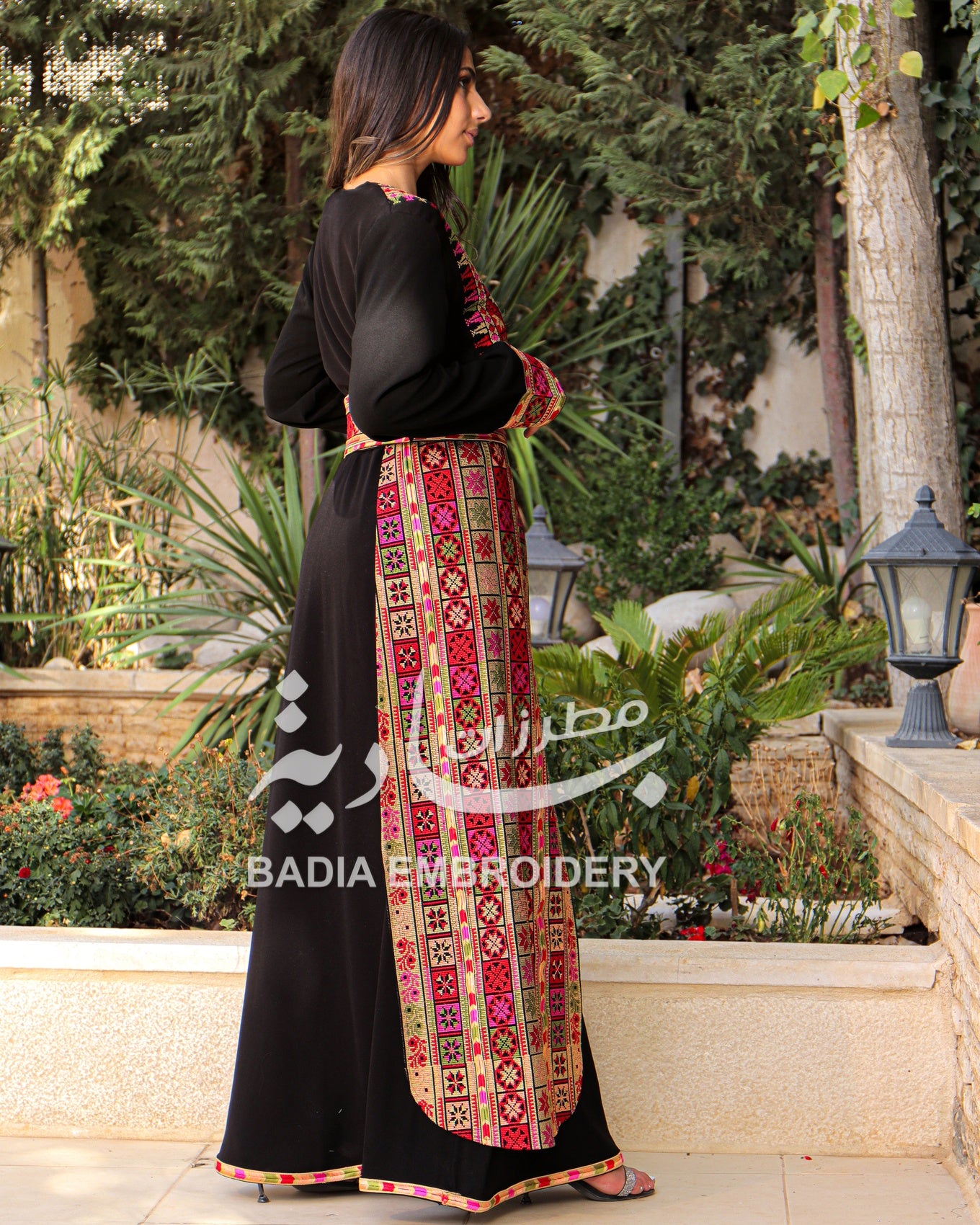 Elegant Colored Black Thobe