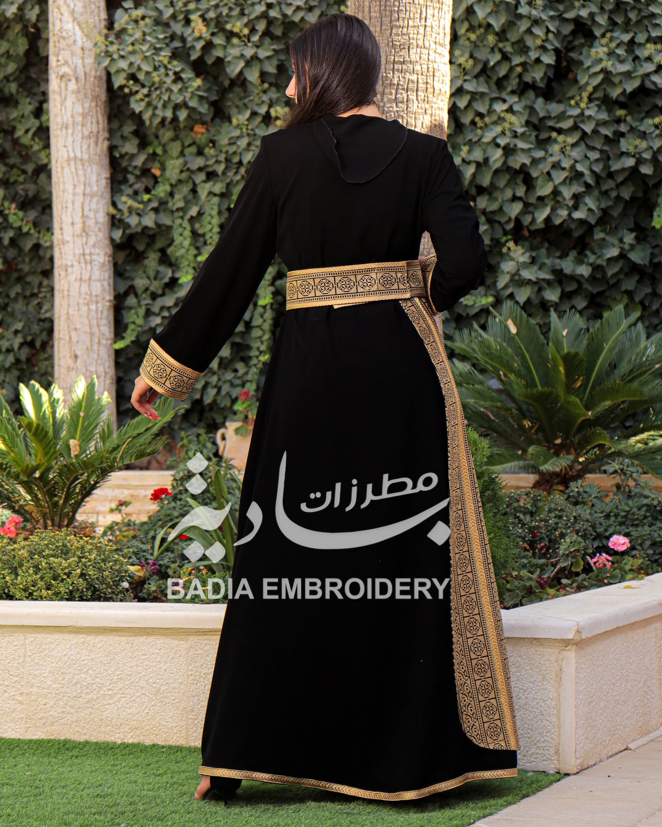 Elegant Gold Black Thobe