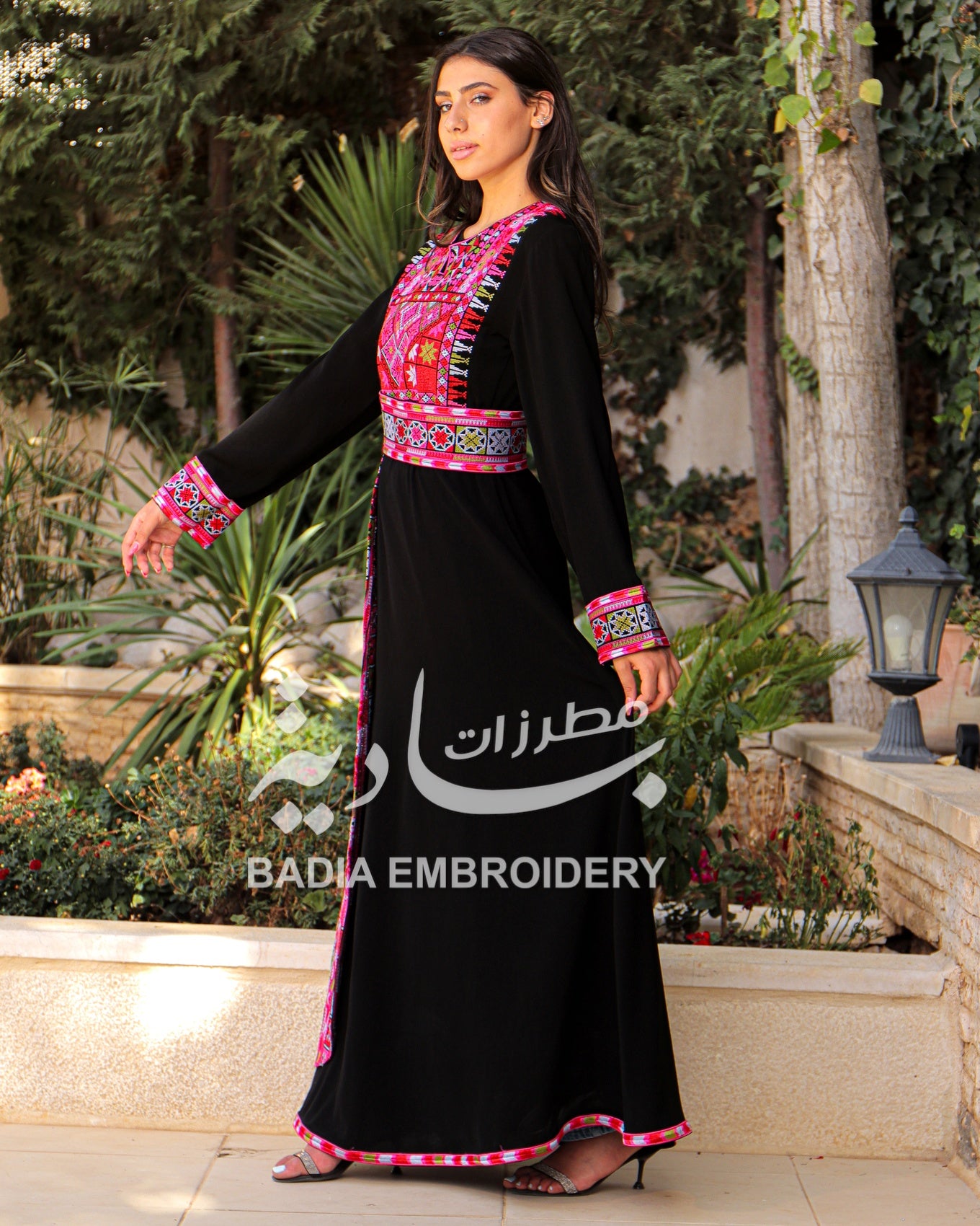 Elegant Colored Black Thobe