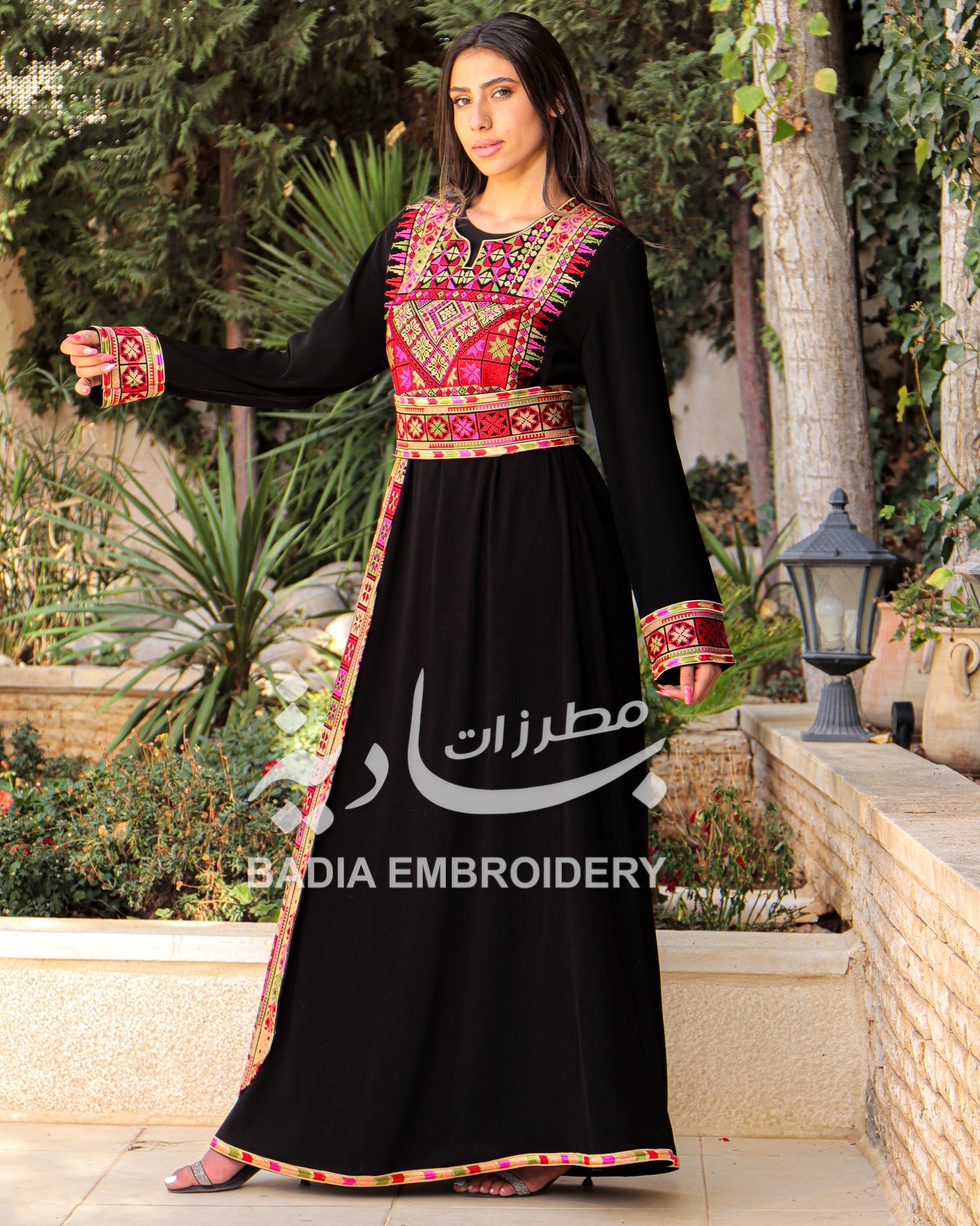 Elegant Colored Black Thobe