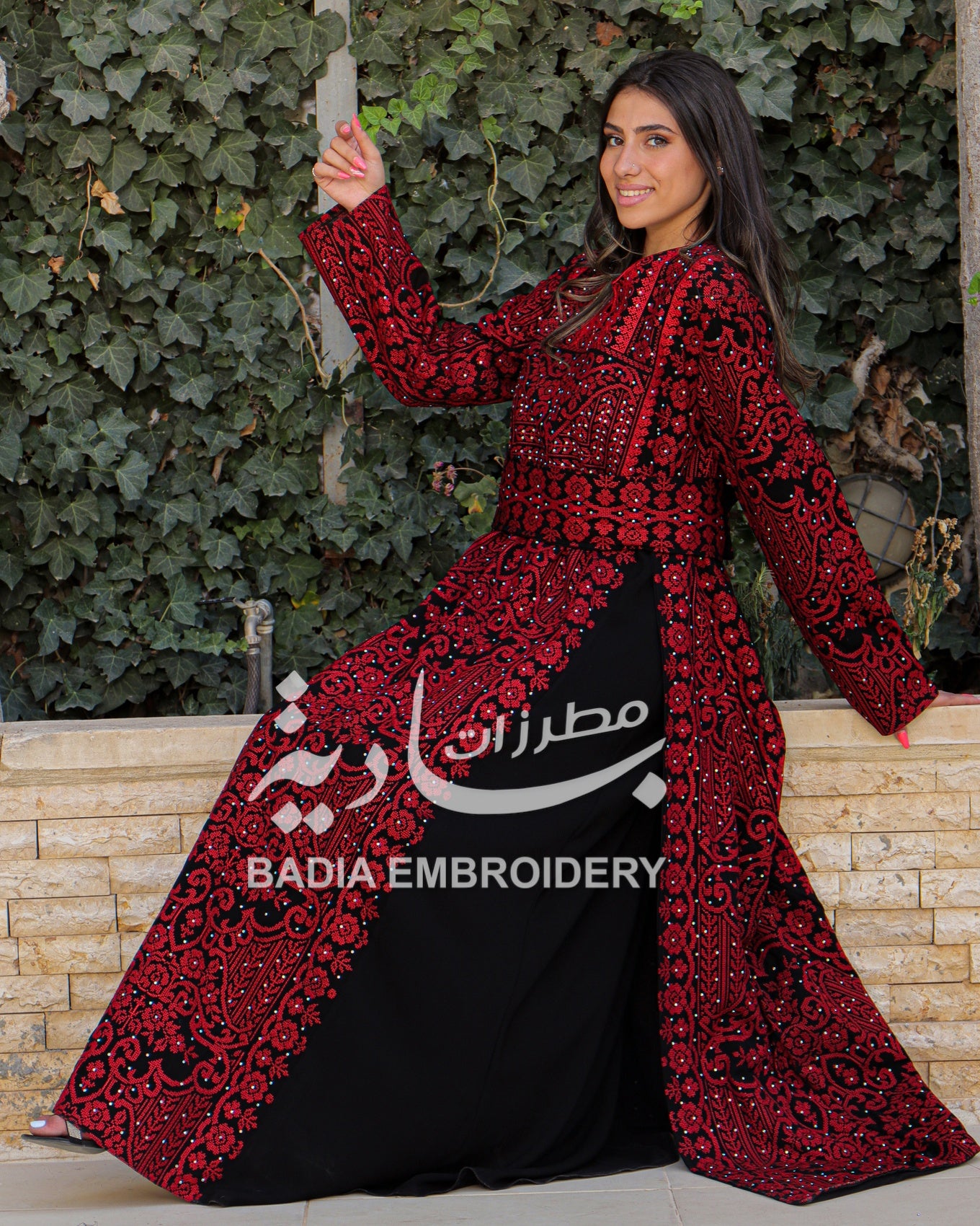 Elegant Black & Red Thobe