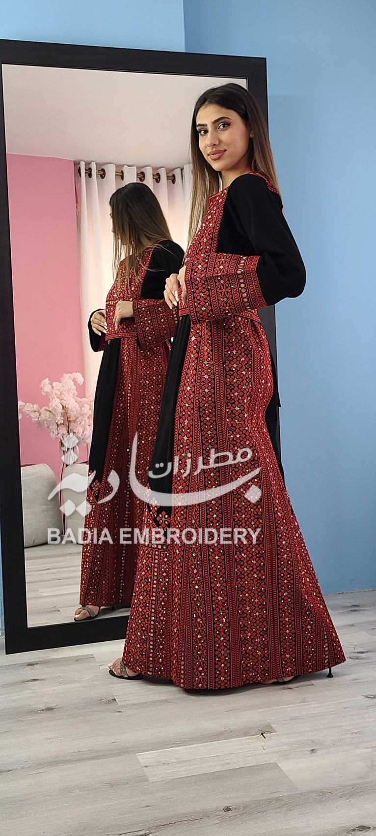Elegant Black & Red Thobe