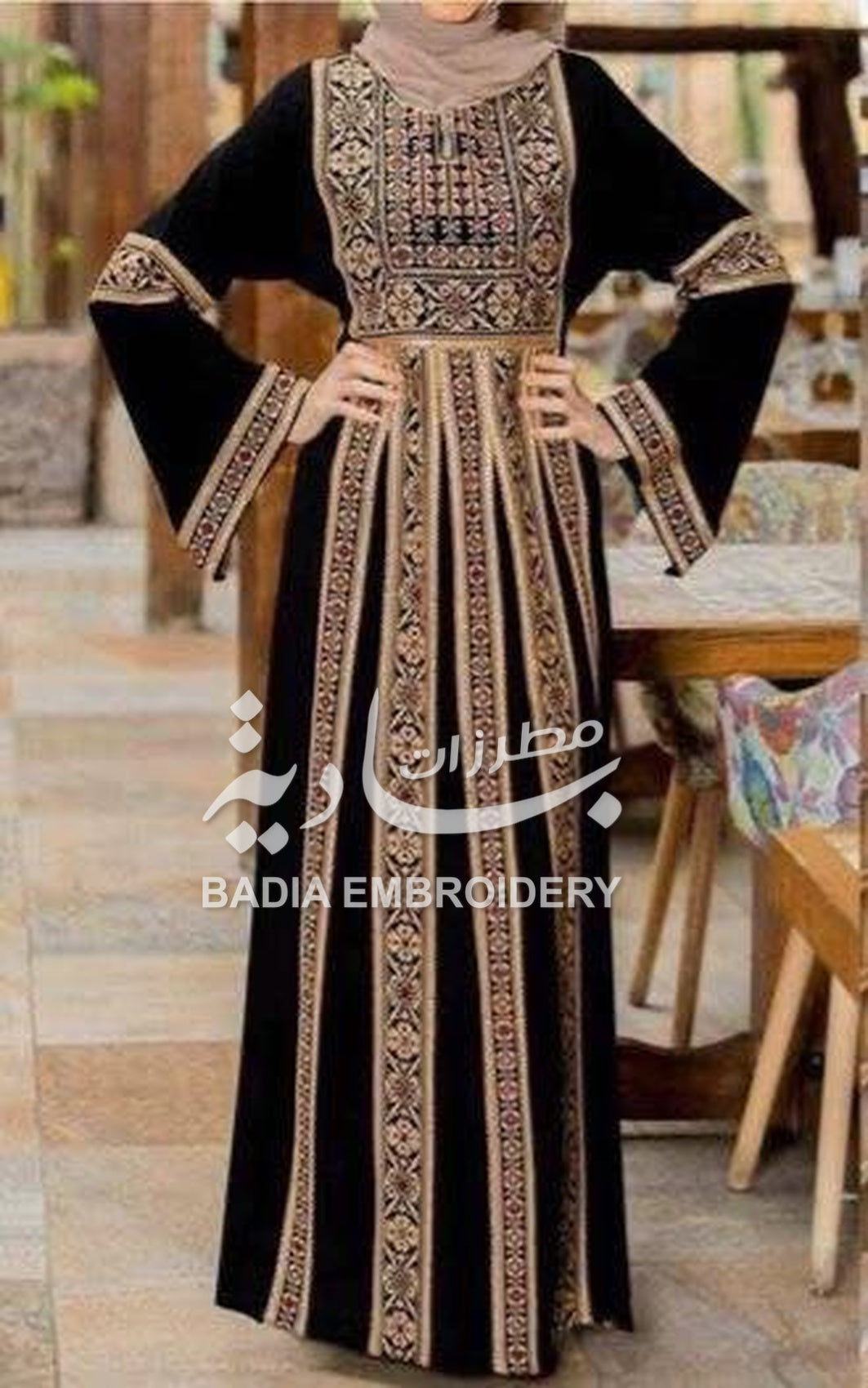 Beautiful Traditional Black & Gold Thobe