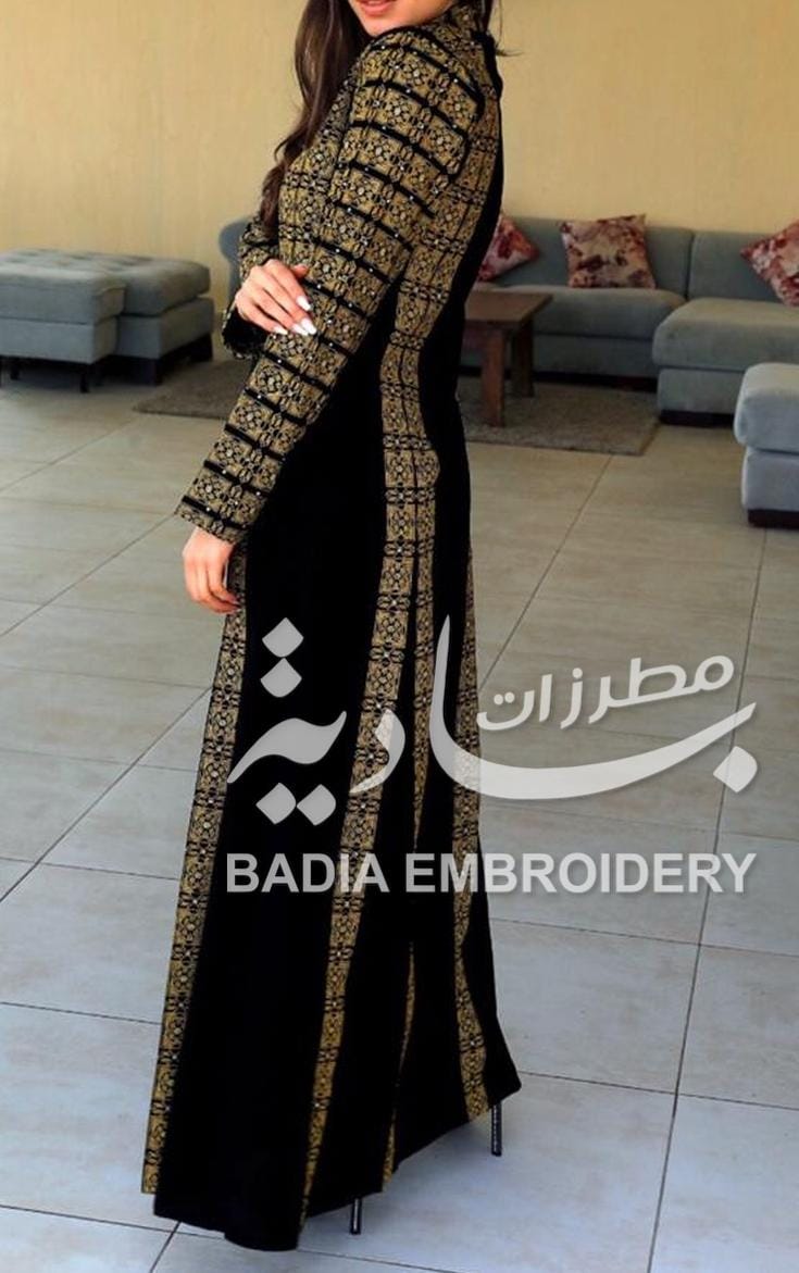 Elegant Black & Gold Thobe