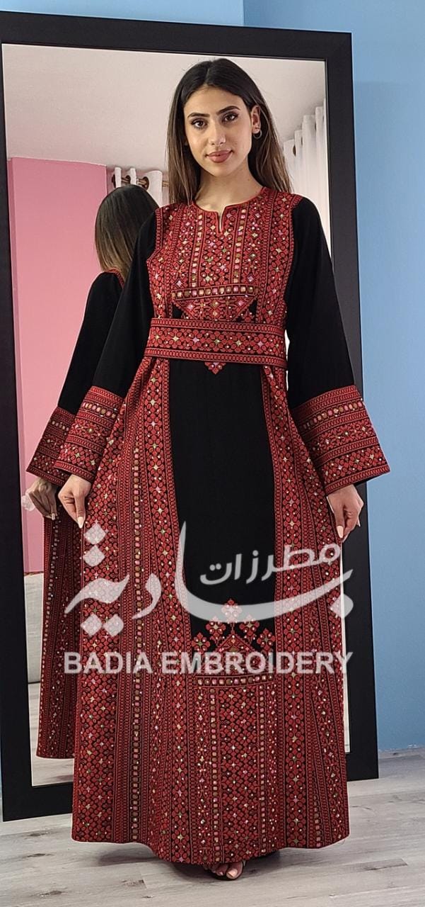 Elegant Black & Red Thobe