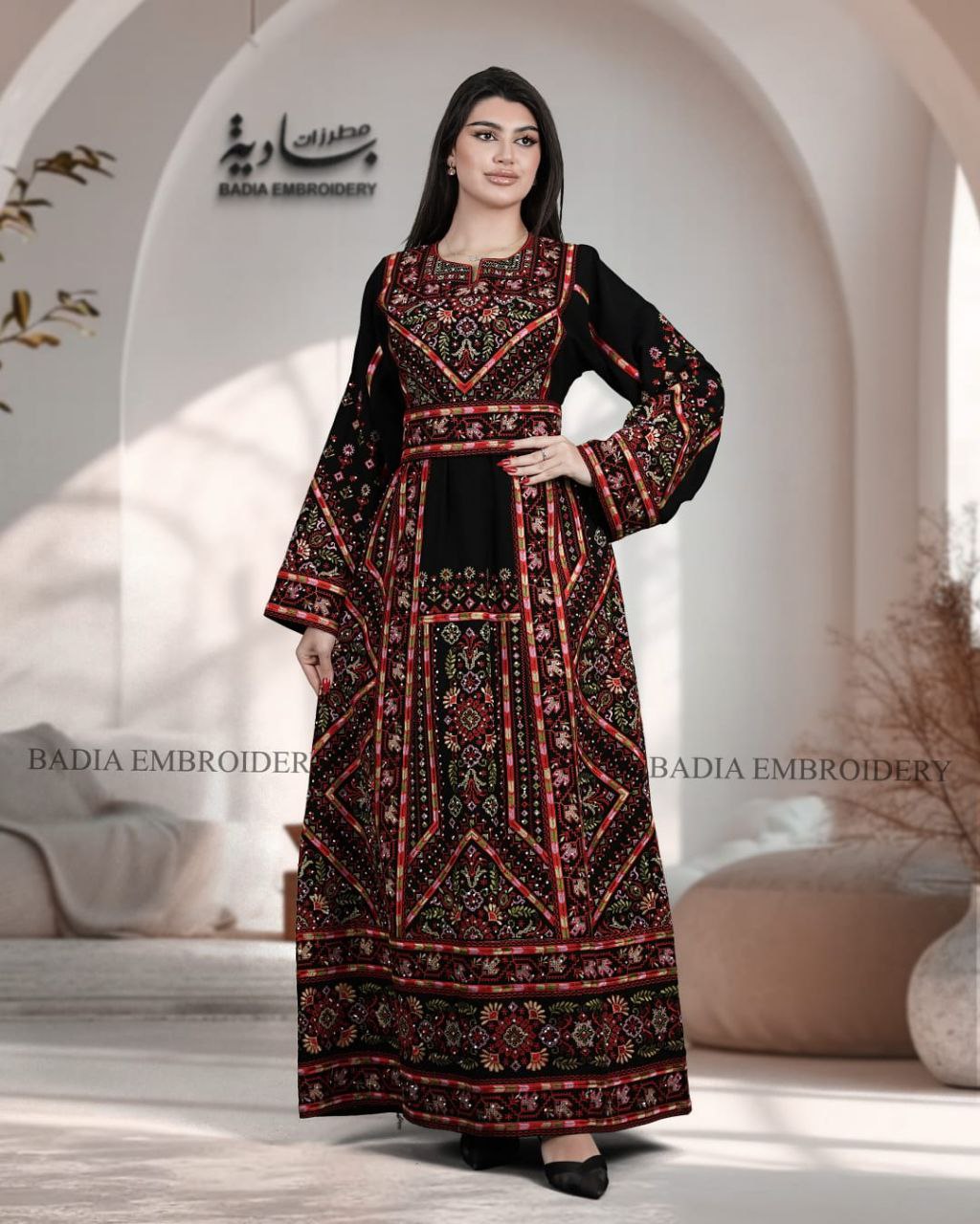 Elegant Black & Red Thobe