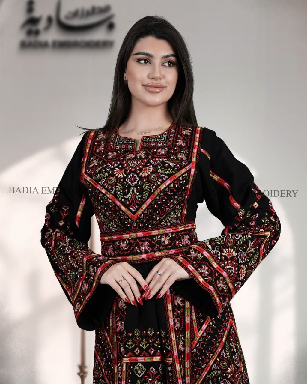 Elegant Black & Red Thobe