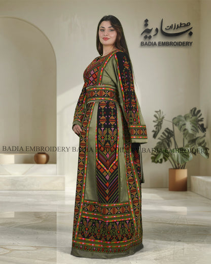 Elegant Thobe With Saya / Satin & Reversible Belt